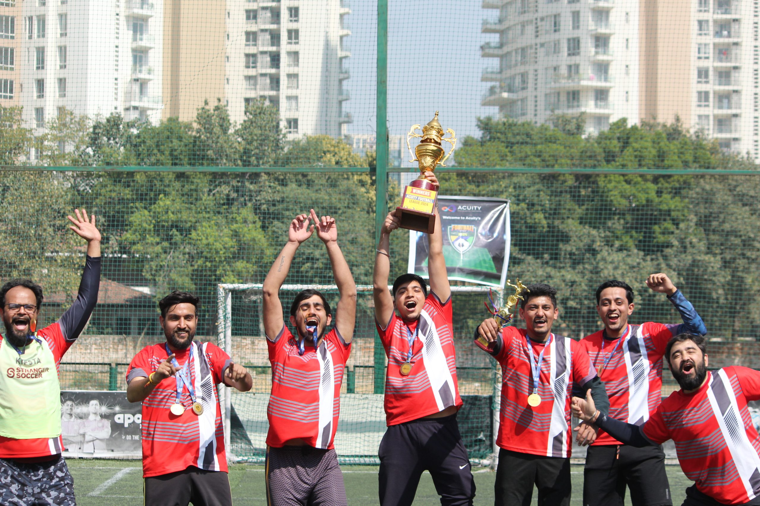 “From Field to Office: 5 Lessons Learned from Organizing Corporate Sports Tournaments”